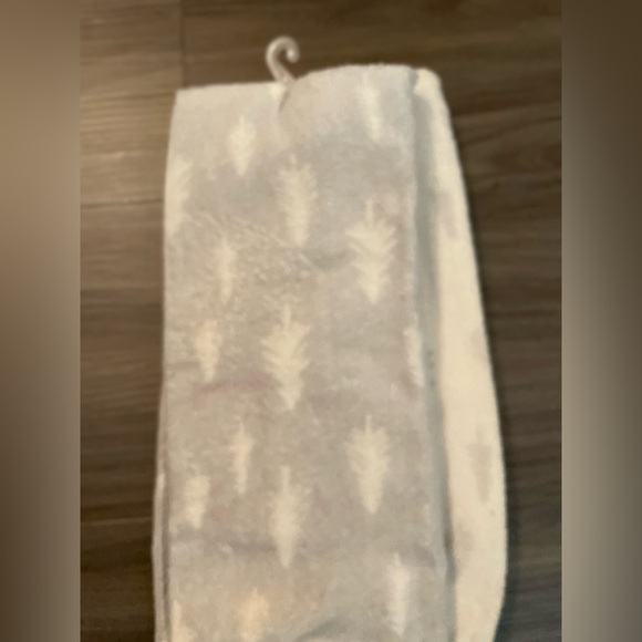 Wondershop White and Gray White Trees Hand Towels set of 2-NWOT - Picture 4 of 5